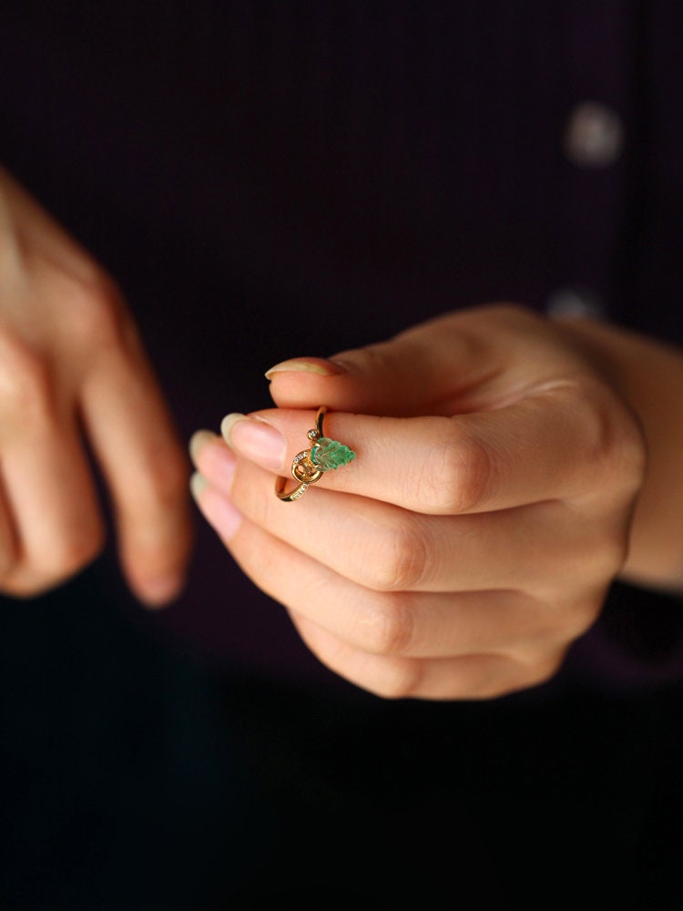 Leaf-Shape Emerald & Diamond Ring in 18K Yellow Gold