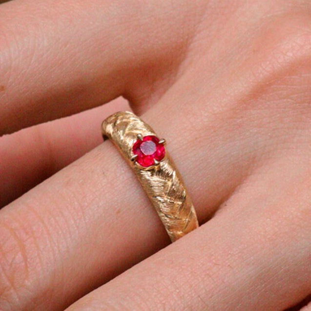 Italy Crafted Vintage Ruby Ring - 18K Yellow Gold