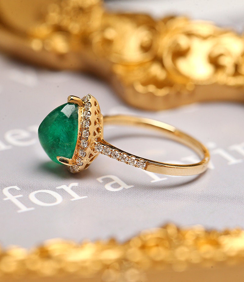Cabochon Emerald & Halo Diamond Ring in 18K Yellow Gold