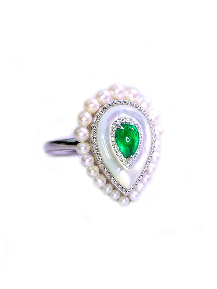 Emerald Cabochon Pearl 18K White Gold Vintage Ring