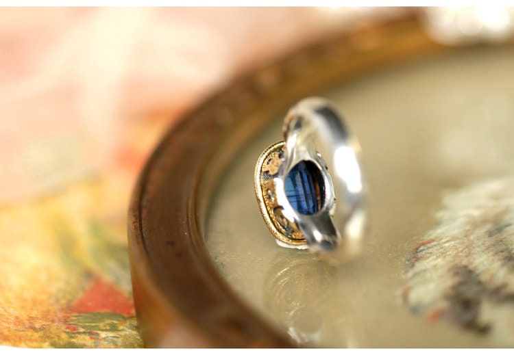 12x7mm Blue Sapphire 18K Gold Vintage Ring
