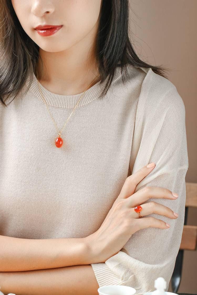 Southern Red Agate Necklace - 18K Yellow Gold