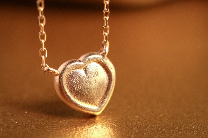 Heart Emerald Cabochon Cut 18K Yellow Gold Necklace