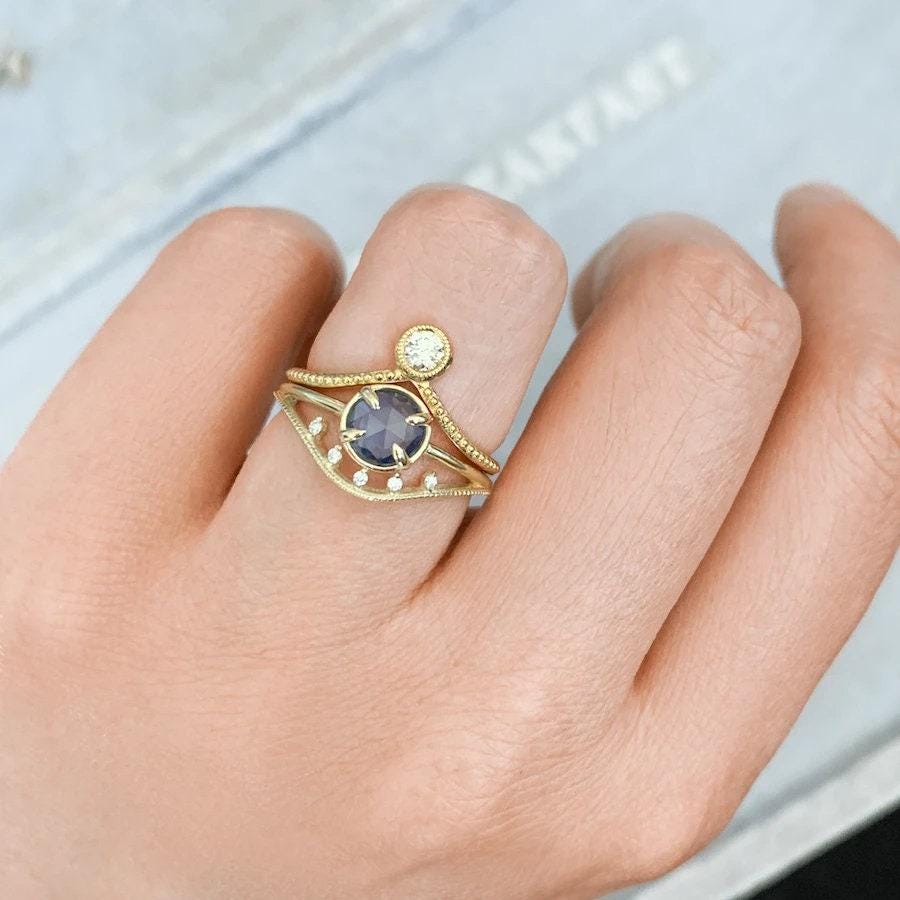 Round Brilliant Cut Champagne Diamond Chevron Ring in 18K Gold