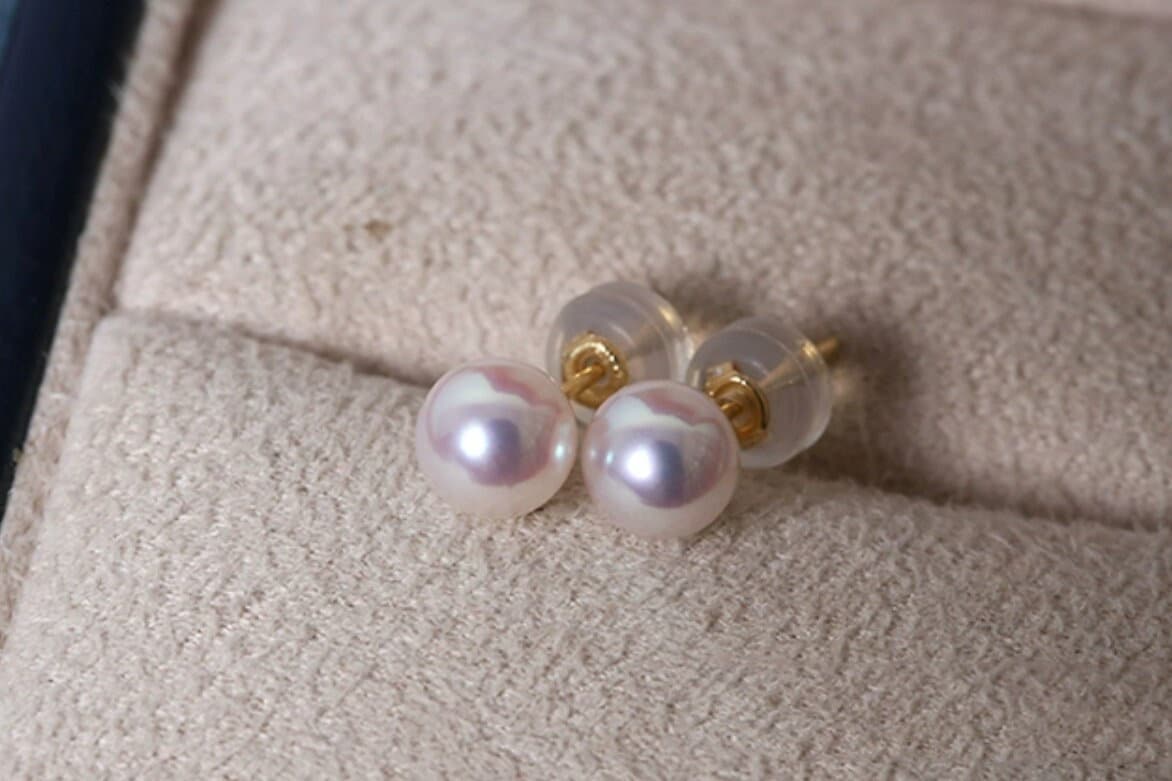 Japan Akoya Pearl Studs Earring in 18K Yellow Gold