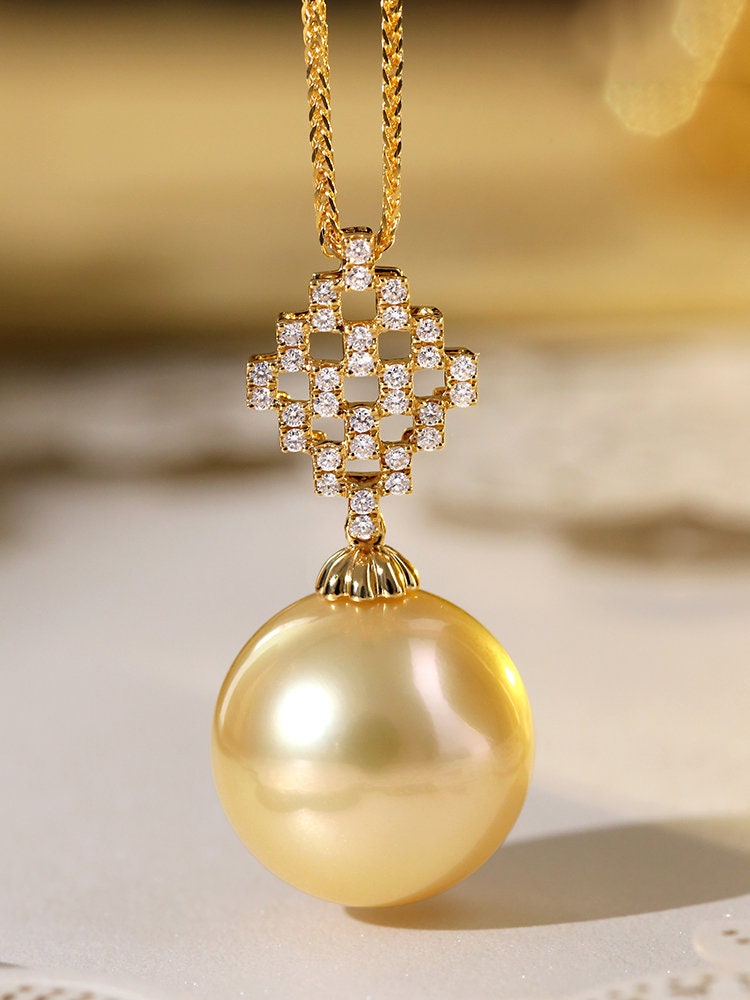 Golden South Sea Pearl Necklace with 18K Gold Clasp – Lavishly Designed