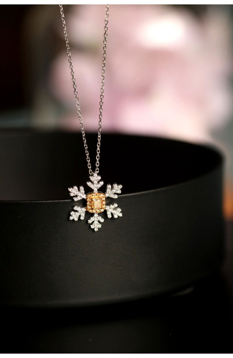 Snowflake Fancy Yellow Diamonds Necklace in 18K Yellow Gold