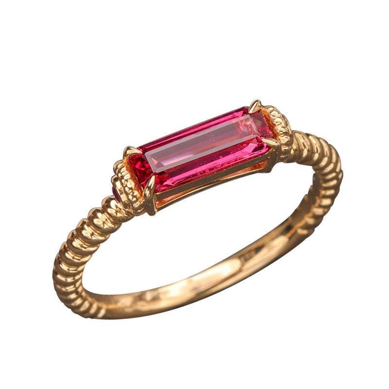 Spinel Baguette Flipping Horizontal Ring - 18K Yellow Gold