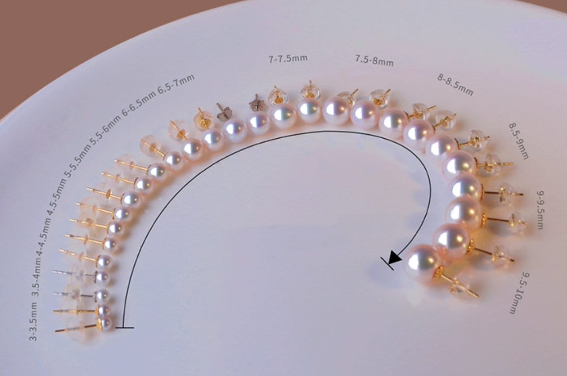 Japan Akoya Pearl Studs Earring in 18K Yellow Gold