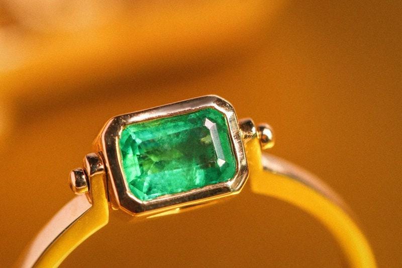 Emerald & White Diamond Flip Ring in 18K Yellow Gold