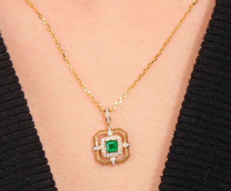 Art Deco Emerald 18K Earring & White Diamond