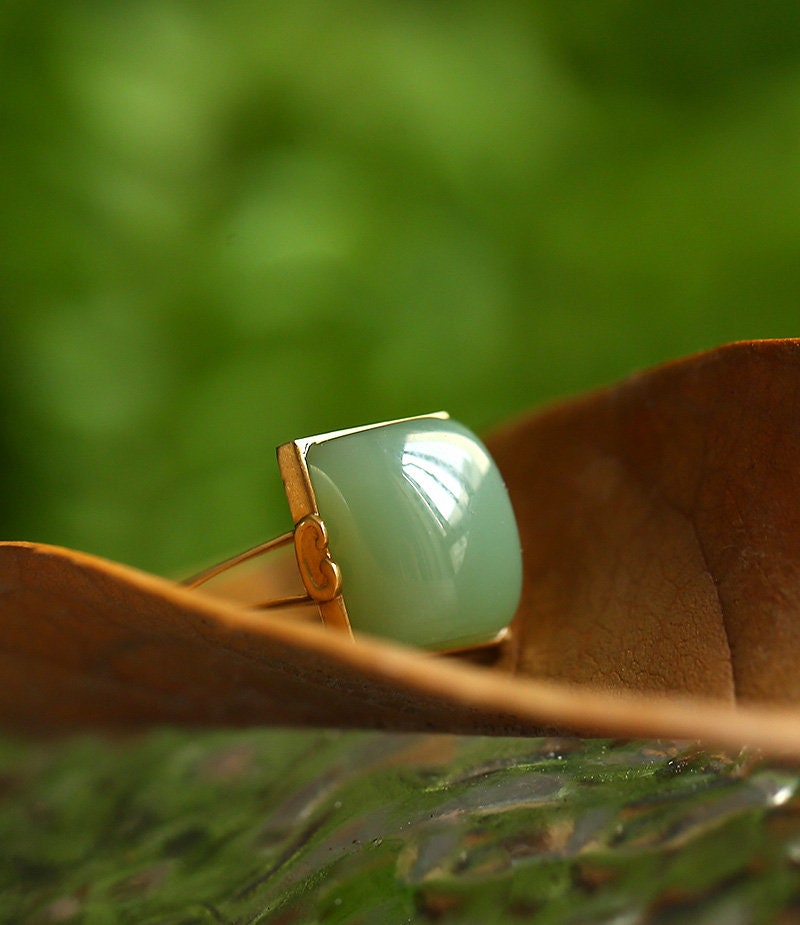 Jade Square Shape 18K Gold Matte Finish Ring
