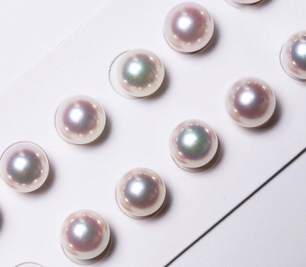 Japan Akoya Pearl Studs in 18K Yellow Gold