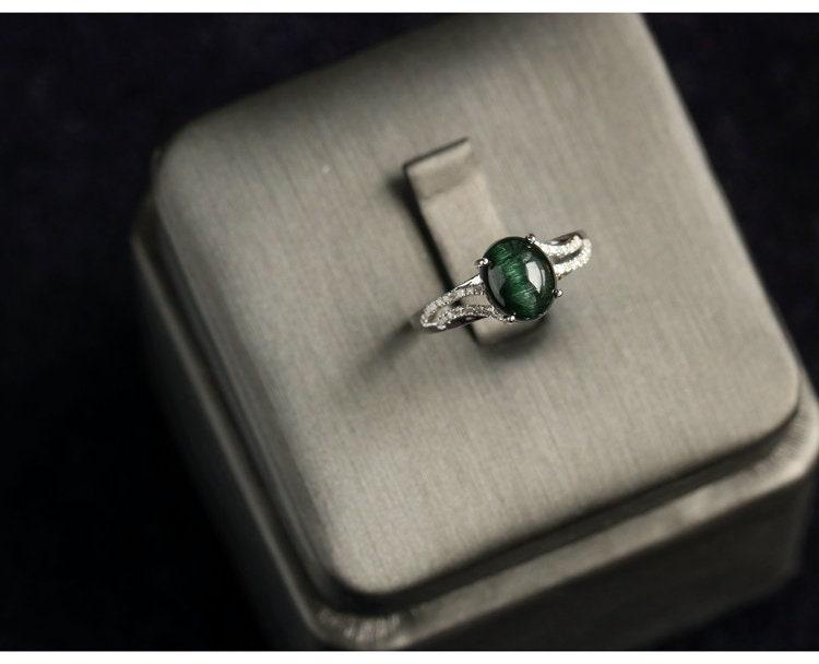 2.75ct Green Cat's Eye Stone Cabochon & Diamond Pave Ring in 18K White Gold