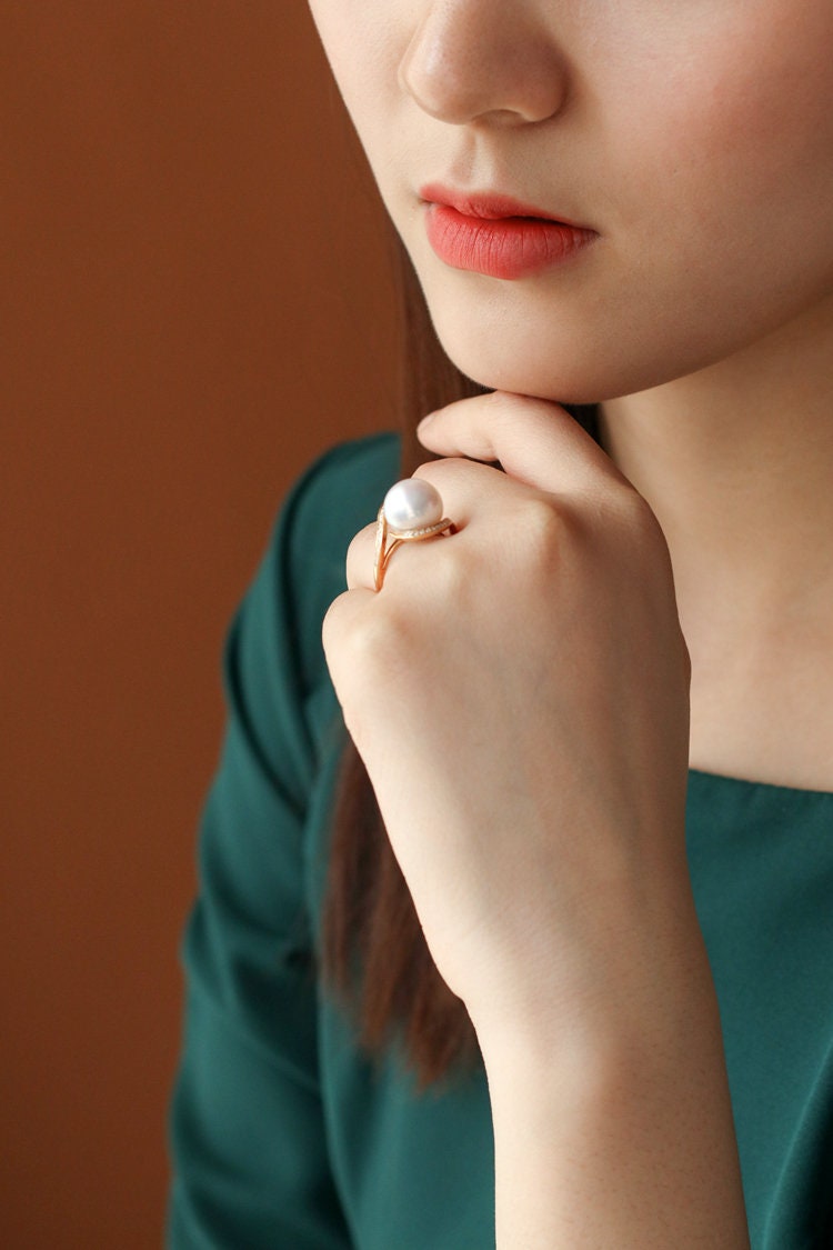 Huge 13mm South Sea Pearl 18K Gold Ring with Diamond