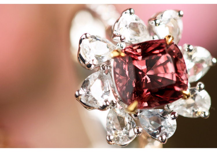 Flower Redish Spinel 1.01ct & White Sapphire Ring - 18K White Gold