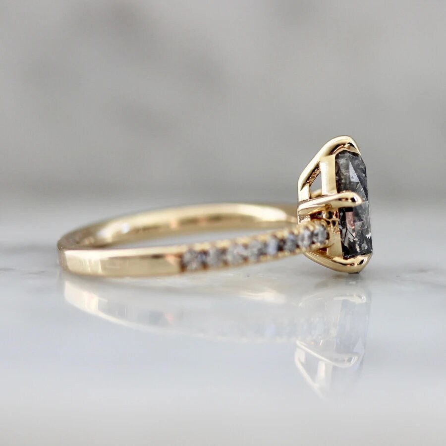 Nox 1.7ct Pear Salt & Pepper Dimond 18K Gold Ring