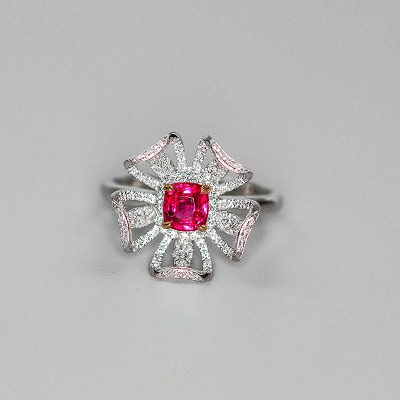 Flower Design Red Spinel 18k Gold Ring with Diamond