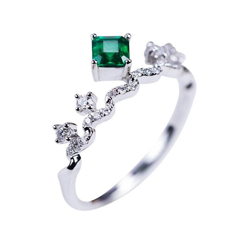 Emerald & Diamond Stackable Engagement Ring in 18K Gold