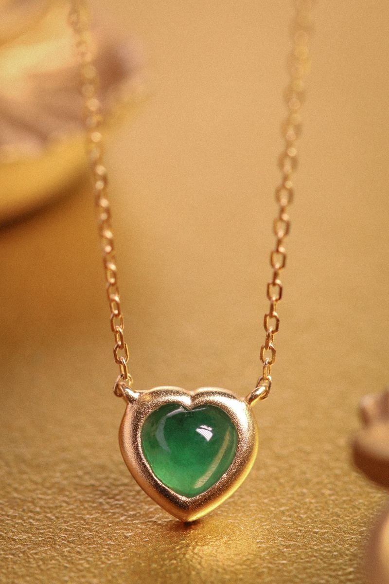 Heart Emerald Cabochon Cut 18K Yellow Gold Necklace