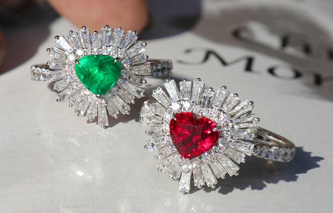 Heart-Shaped Emerald & Diamond Ballerina Ring in 18K Gold