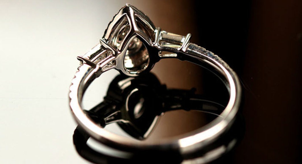 Pink Diamond Pear Shape Ring - 18K White Gold