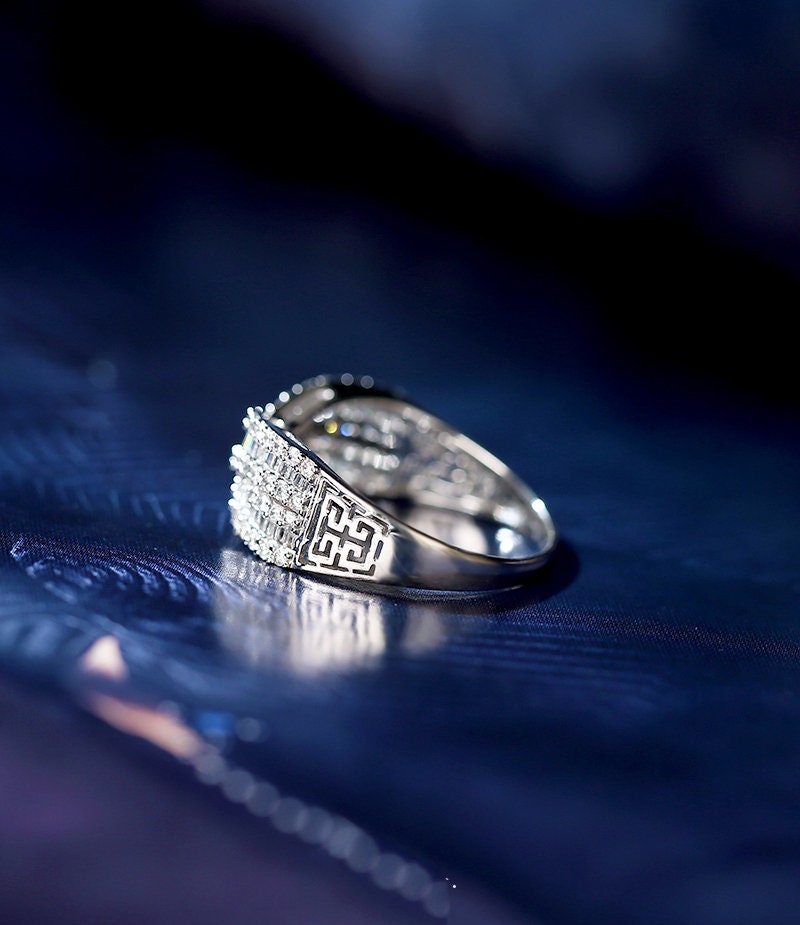 White Diamond Classic Set Wedding Ring in 18K White Gold
