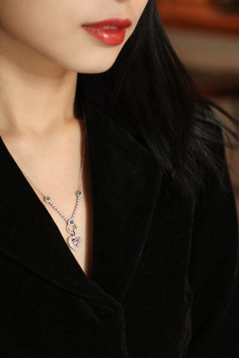Emerald & Diamonds Necklace in 18K White Gold