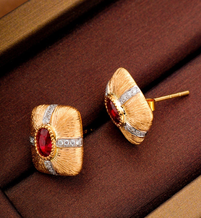 Pigeon Blood Ruby 18K Vintage Earrings with Italian Brush Finish