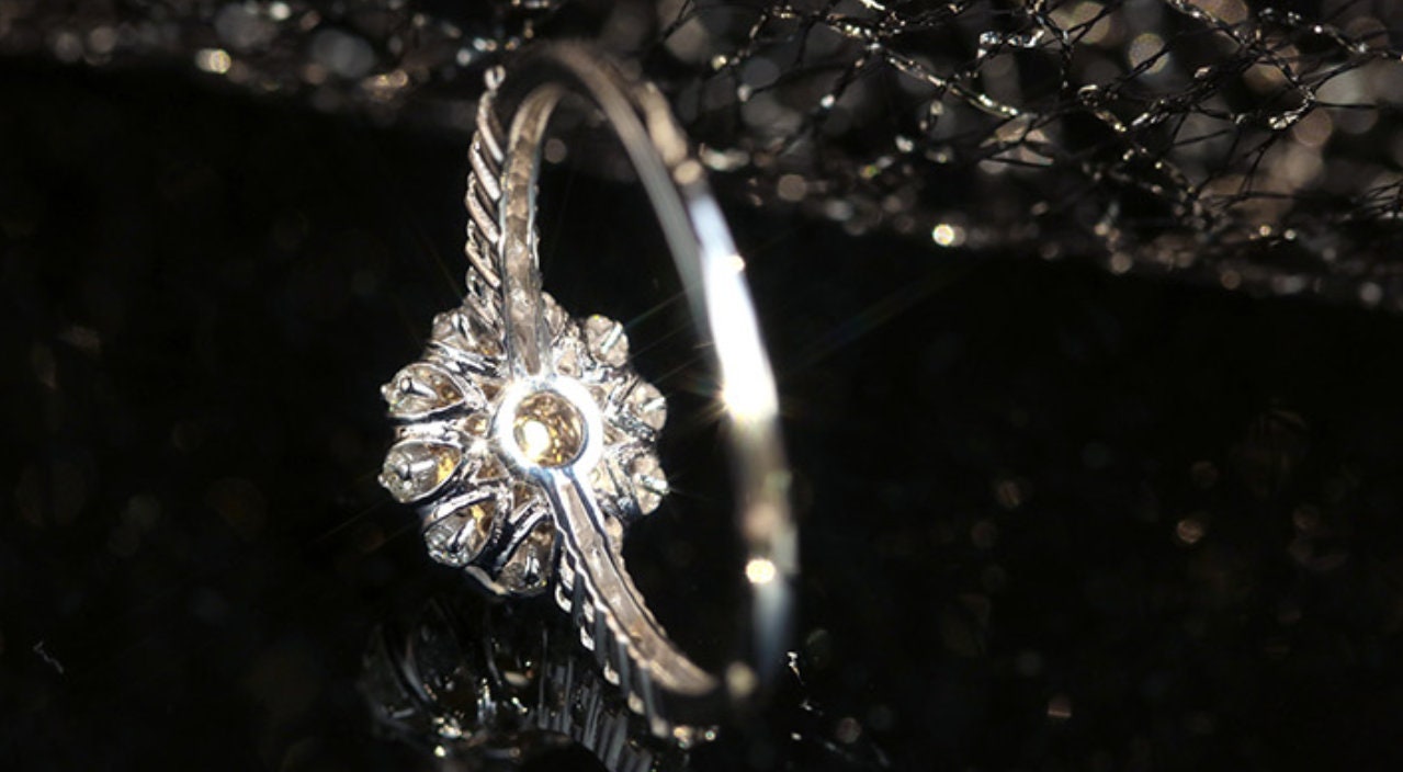 Star Fancy Yellow Diamonds Cushion Ring in 18K White Gold