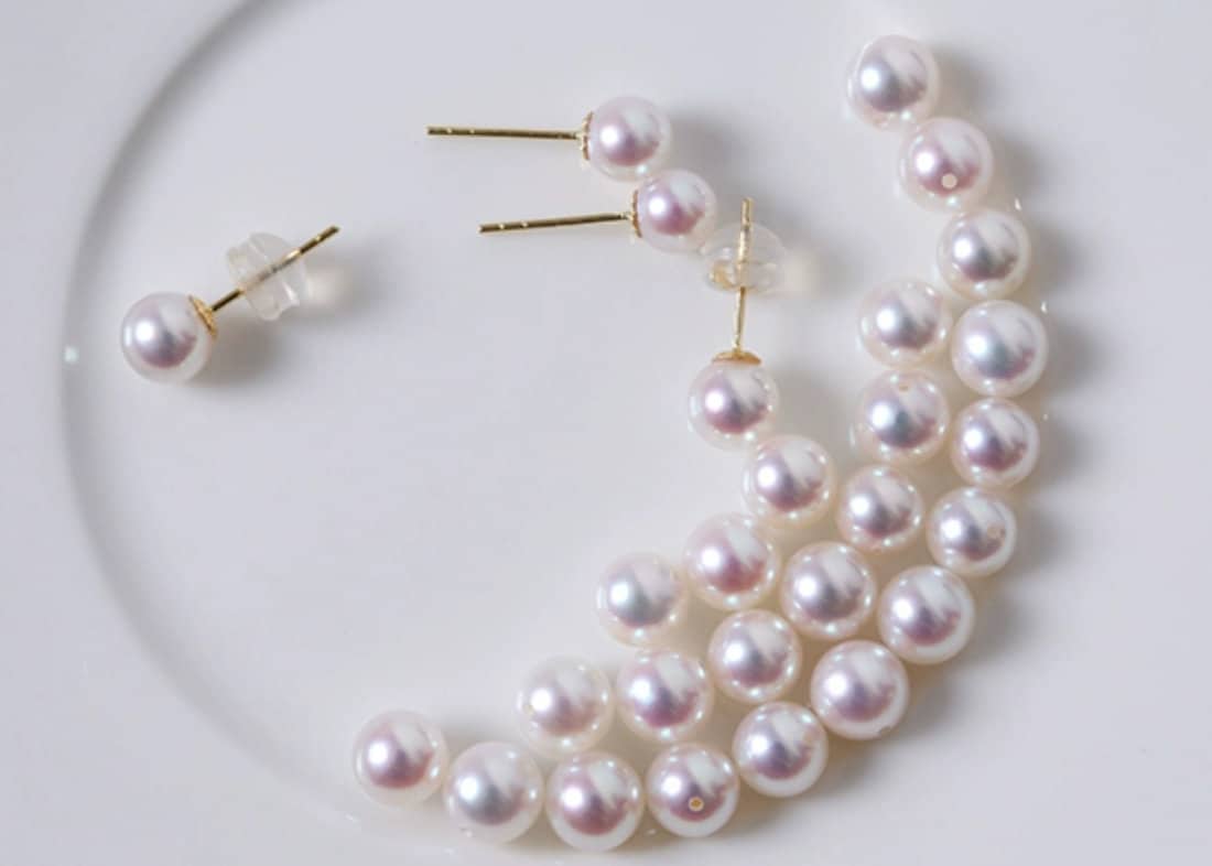 Japan Akoya Pearl Studs Earring in 18K Yellow Gold