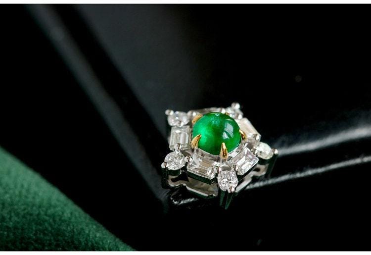 Snowflake Diamonds with Emerald Pendant in 18k White Gold