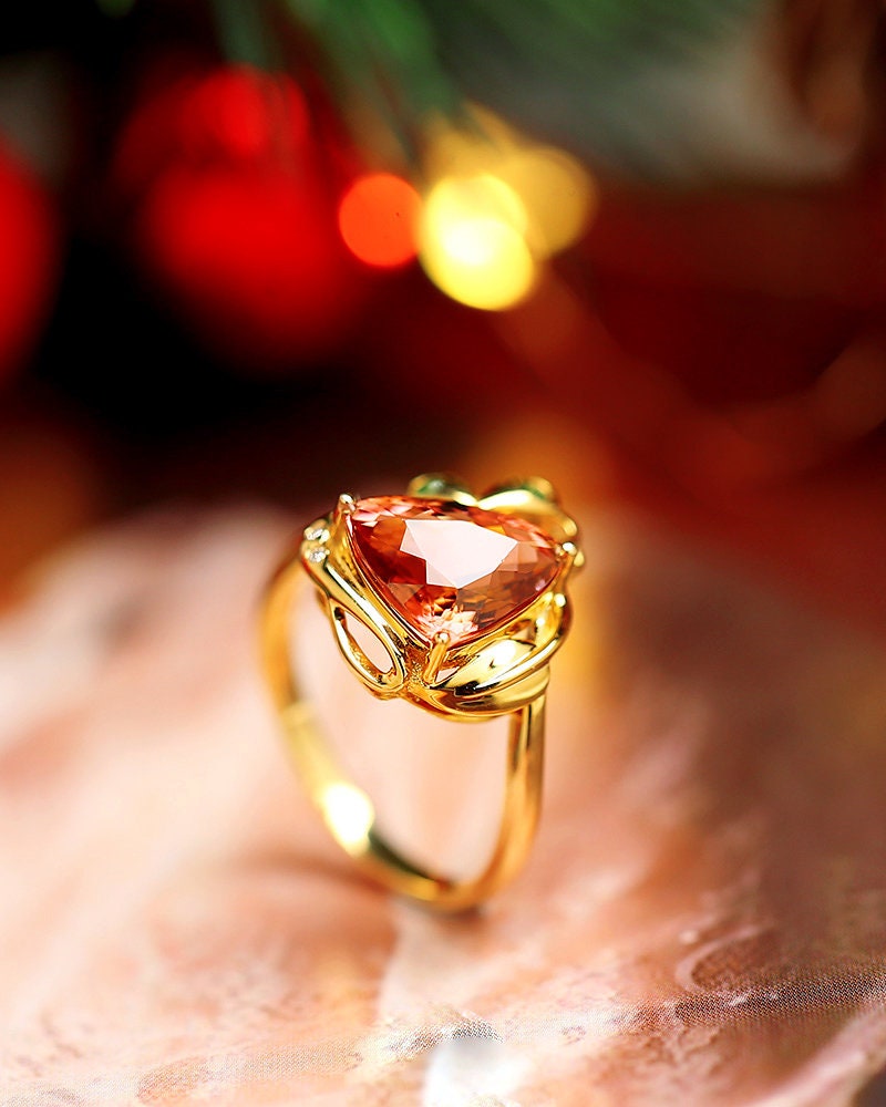 2.84ct Red Tourmaline Diamond Ring - 18K Yellow Gold