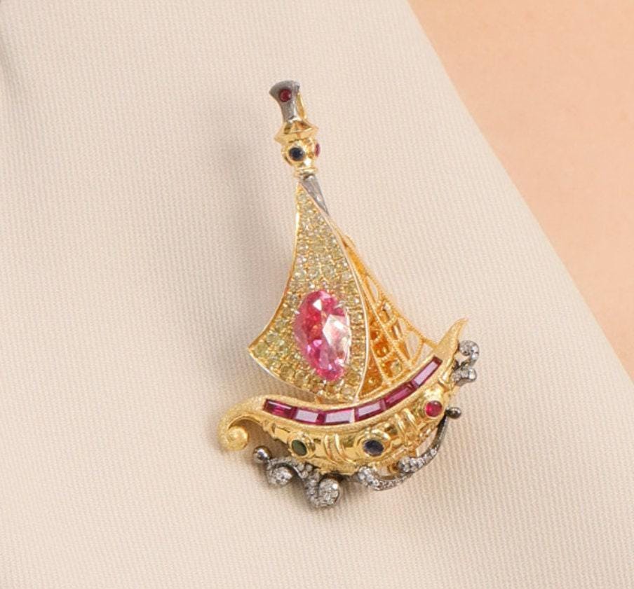 Pink Spinel Sapphire Boat Design Necklace & Brooch in 18K Gold