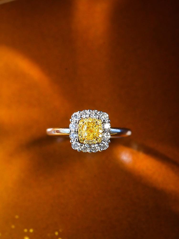 Luxury Yellow Diamonds Halo Ring in Platinum 950