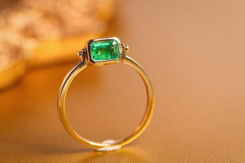 Emerald & White Diamond Flip Ring in 18K Yellow Gold