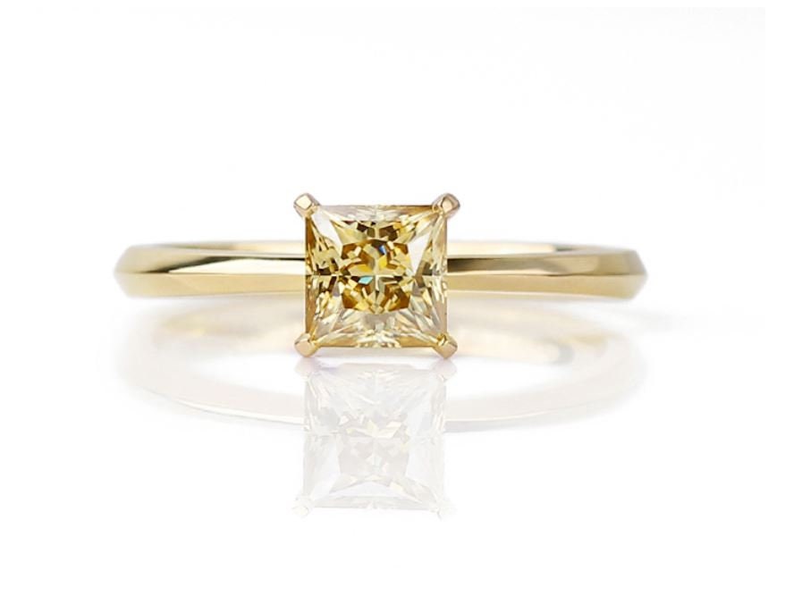 Fancy Yellow Diamonds Princess-Cut Ring in 18K Yellow Gold