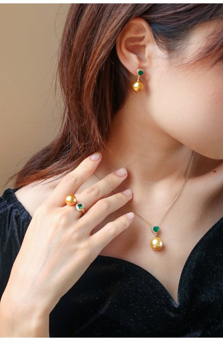 3A+ Golden South Sea Pearl & Heart Emerald Ring - 18K Yellow Gold