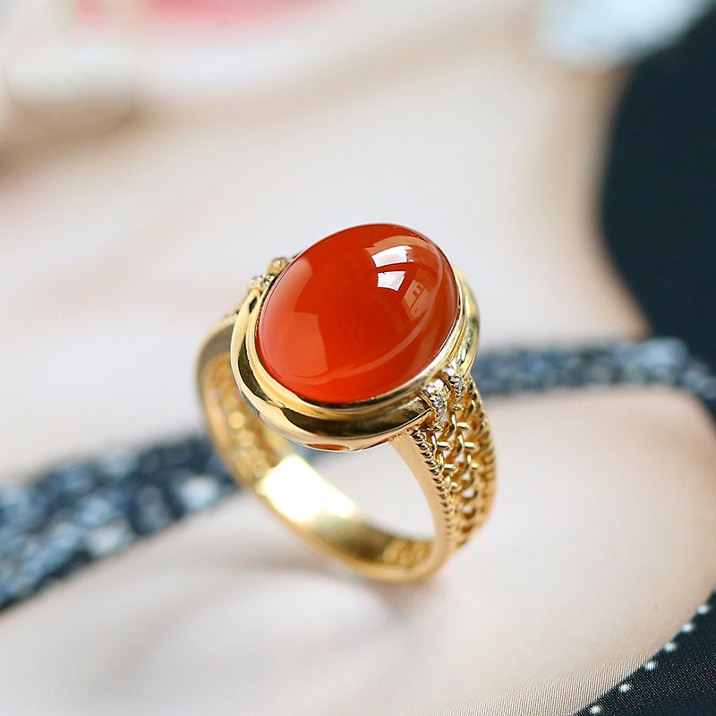 Southern Red Agate Cabochon 18K Chunky Gold Ring