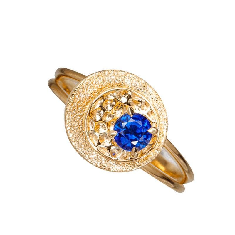 Melting Design 18K Gold Ring with Blue Sapphire