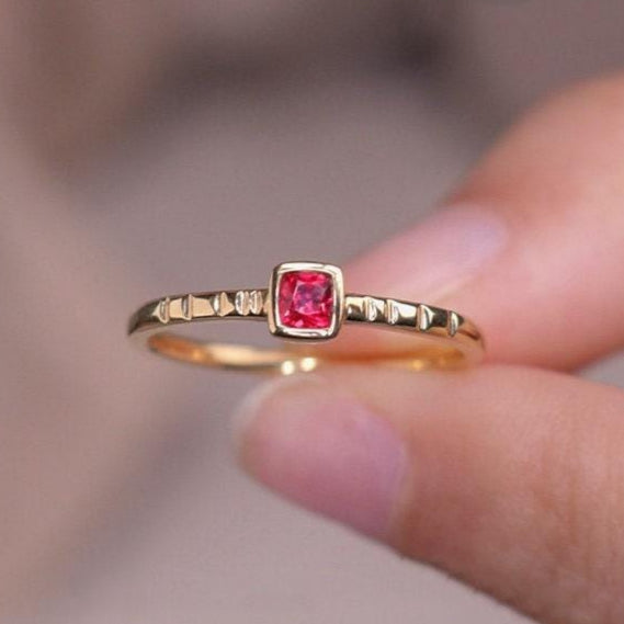 Jedi Spinel 18k Gold Ring with Minimalist Design