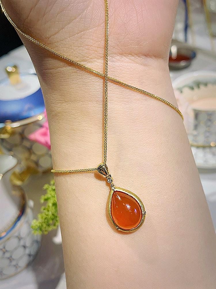 Teardrop Red Agate Maitreya Necklace - 18K Yellow Gold