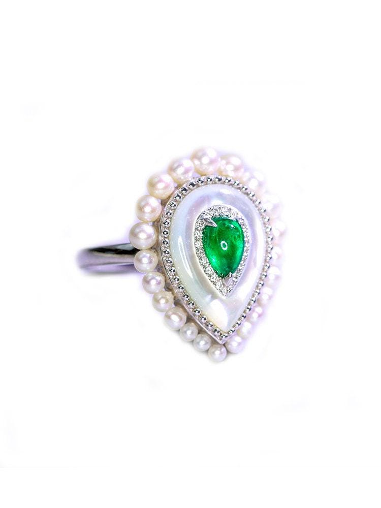 Emerald Teardrop-Shaped Ring with Baby Pearl in 18K White Gold