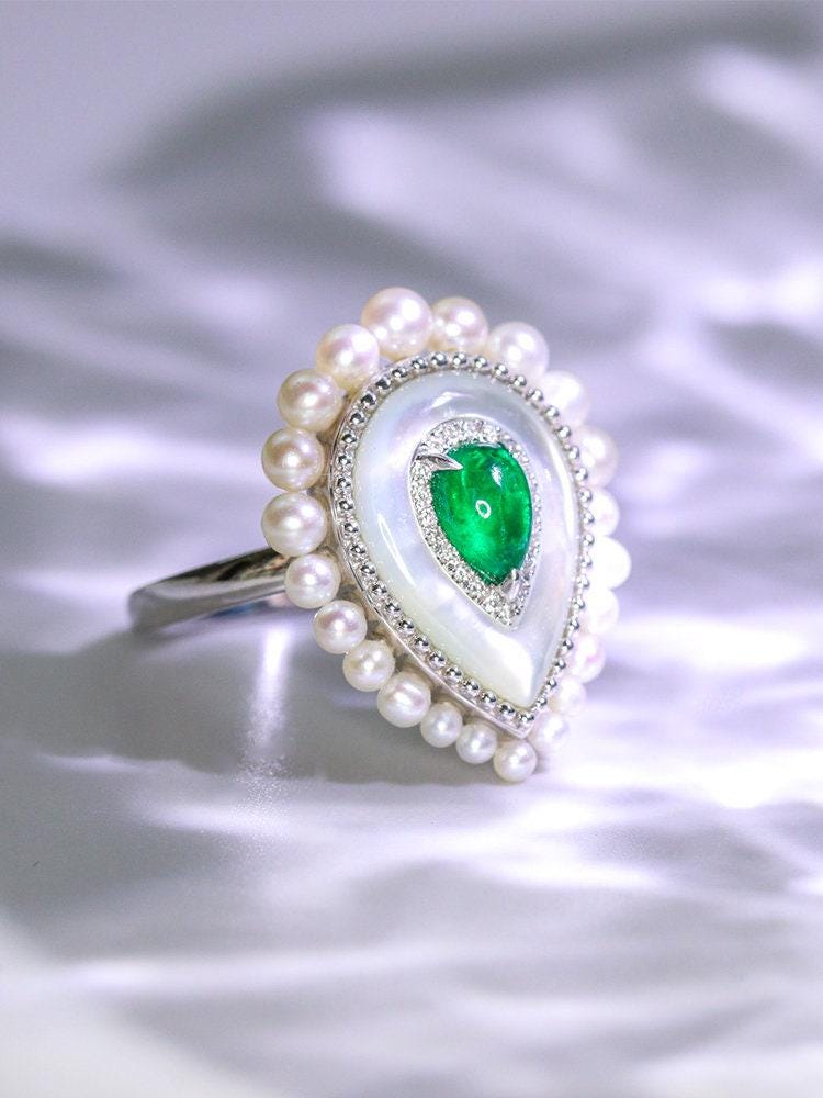 Emerald Teardrop-Shaped Ring with Baby Pearl in 18K White Gold