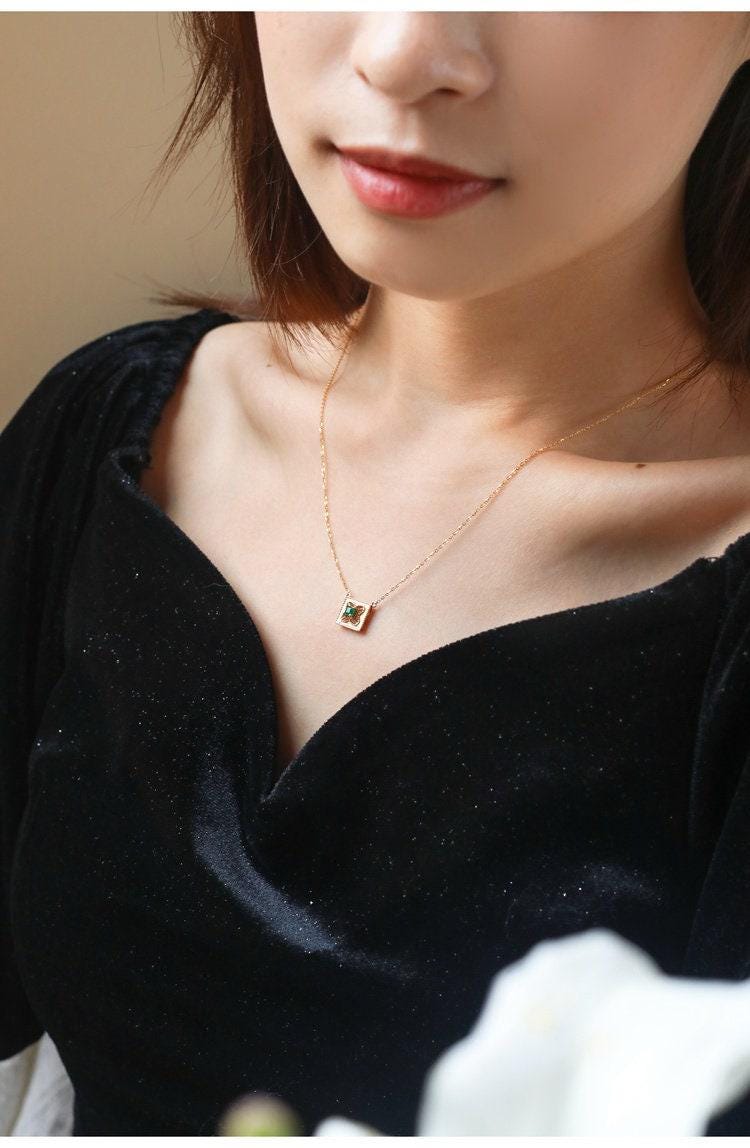 Vintage Emerald 18K Yellow Gold Granulation Necklace