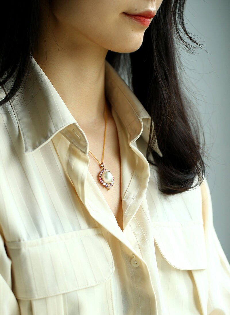 Mabe Pearl & Sapphire Cluster Necklace - 18K Yellow Gold