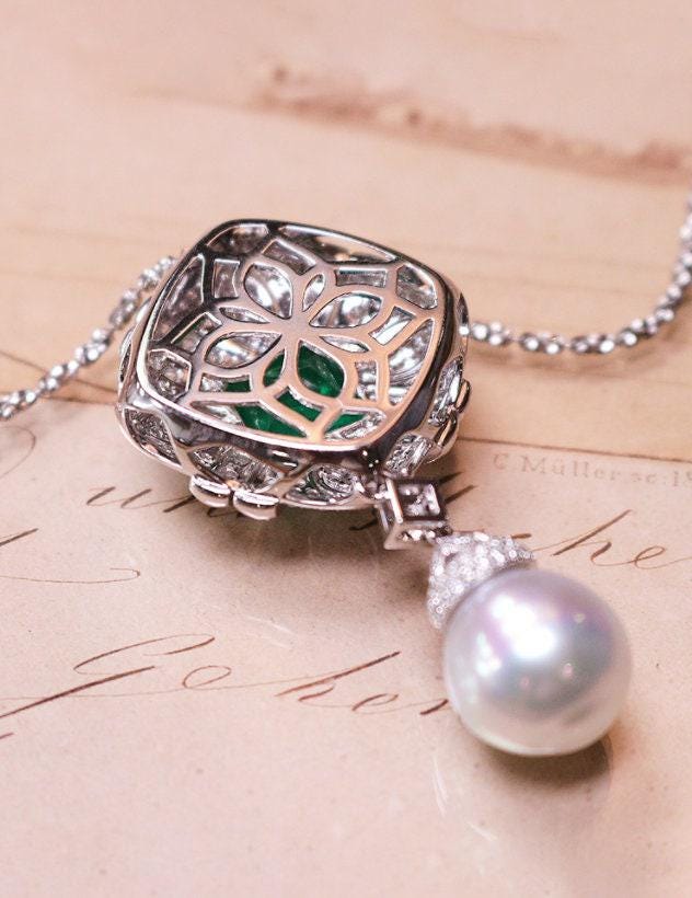 3.52ct Emerald Octagon Cut & Australia Nekclace in 18K White Gold