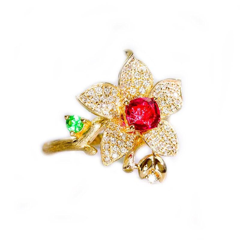 Flower Jedi Red Spinel 18K Gold Ring & Tsavorite