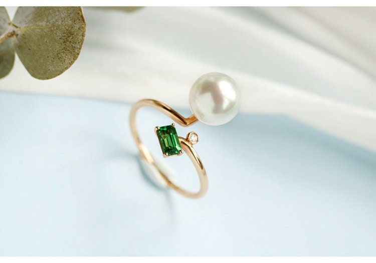 Japan Akoya Pearl & Tsavorite Ring in 18K Yellow Gold