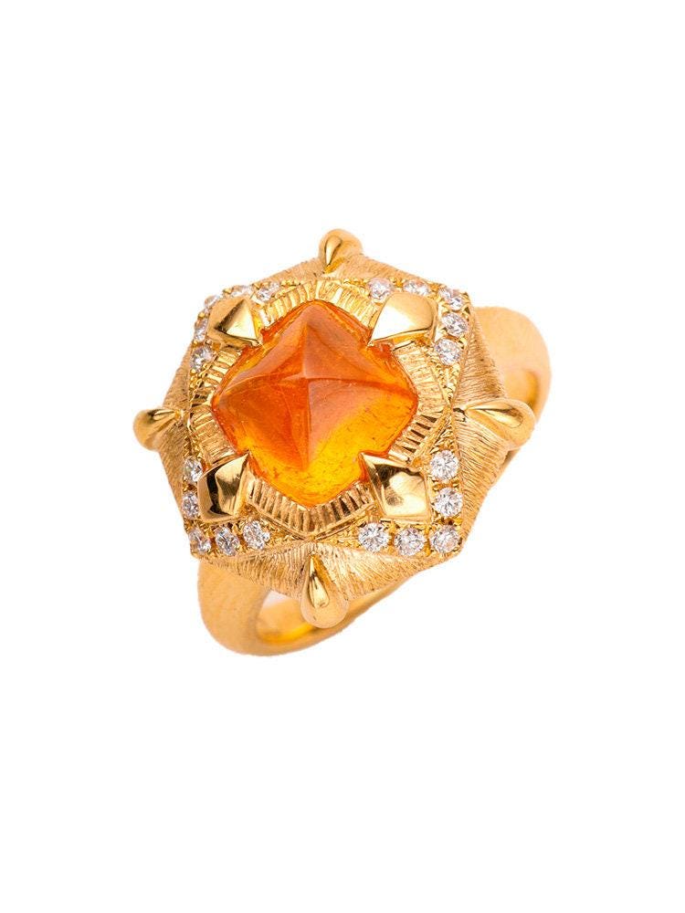 35ct Sugarloaf Fanta Garnet Ring in 18K Yellow Gold